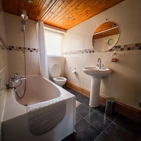 Spacious Retreat - Remote Worker & Family Friendly Портцмаус Экстерьер фото