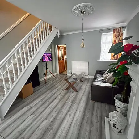 Spacious Retreat - Remote Worker & Family Friendly Портцмаус Экстерьер фото