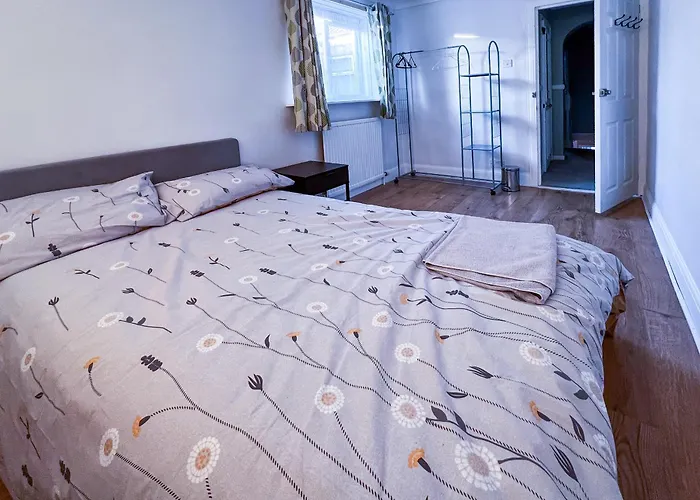 Spacious Retreat - Remote Worker & Family Friendly